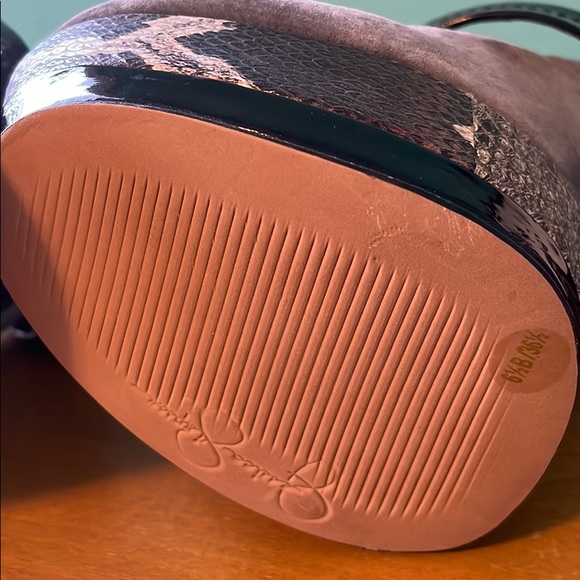 Jessica Simpson platform heels - Picture 4 of 6